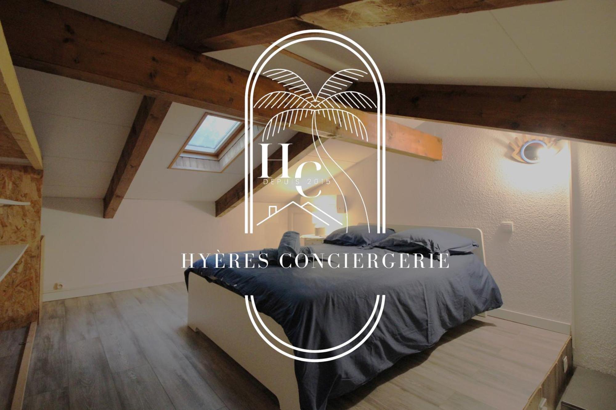 Appartamento Triplex Le Port d'Hyères-400m-CLIM/WIFI/PARKING Esterno foto