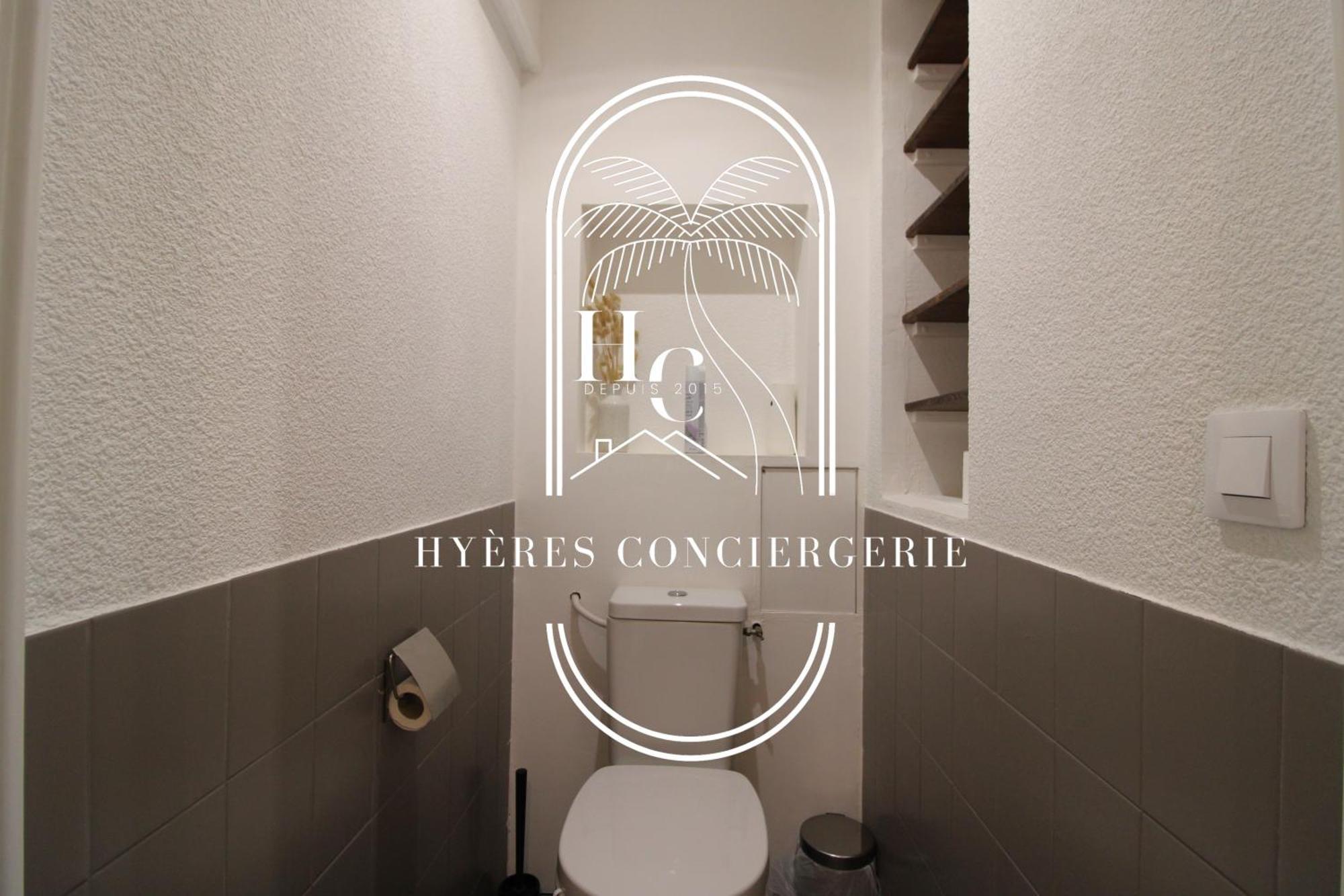 Appartamento Triplex Le Port d'Hyères-400m-CLIM/WIFI/PARKING Esterno foto