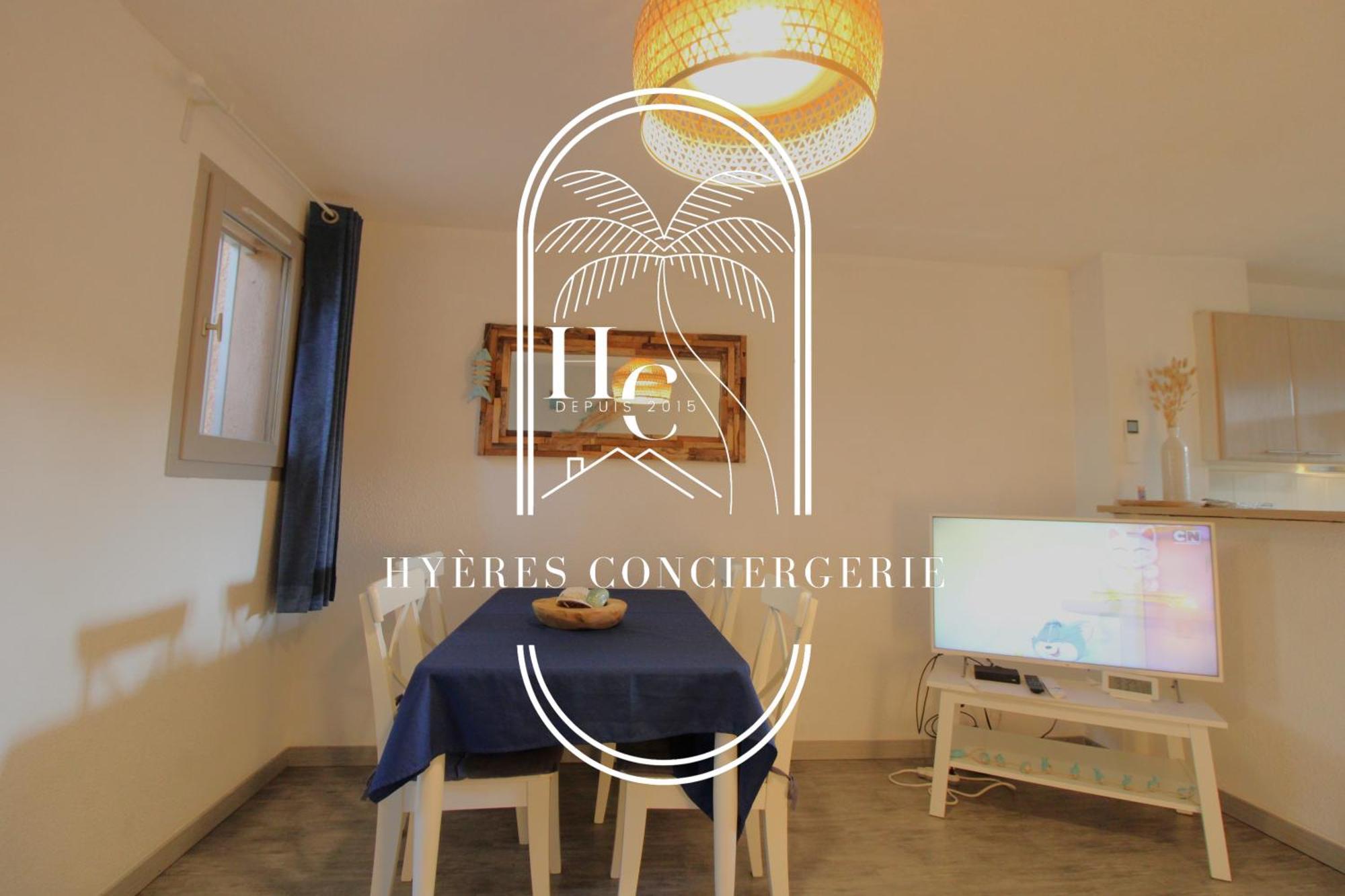 Appartamento Triplex Le Port d'Hyères-400m-CLIM/WIFI/PARKING Esterno foto