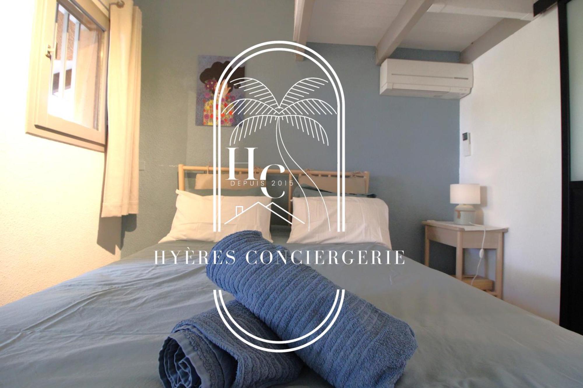 Appartamento Triplex Le Port d'Hyères-400m-CLIM/WIFI/PARKING Esterno foto