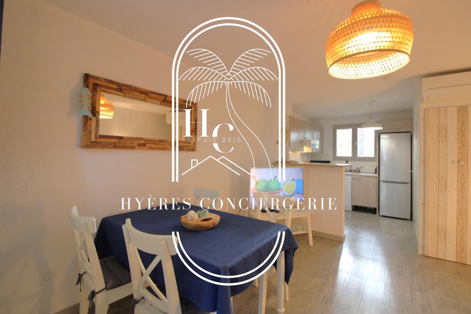 Appartamento Triplex Le Port d'Hyères-400m-CLIM/WIFI/PARKING Esterno foto