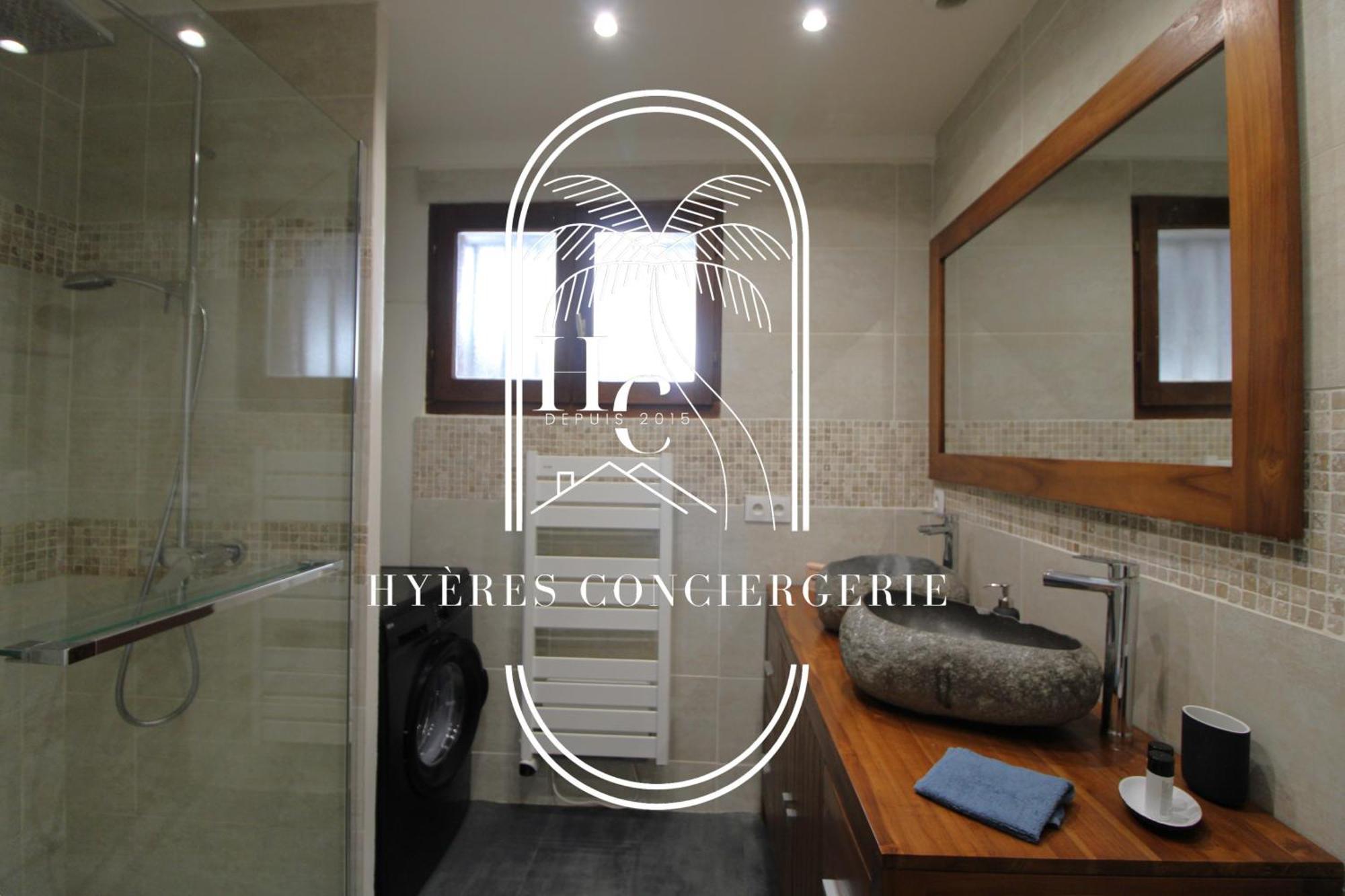 Appartamento Triplex Le Port d'Hyères-400m-CLIM/WIFI/PARKING Esterno foto