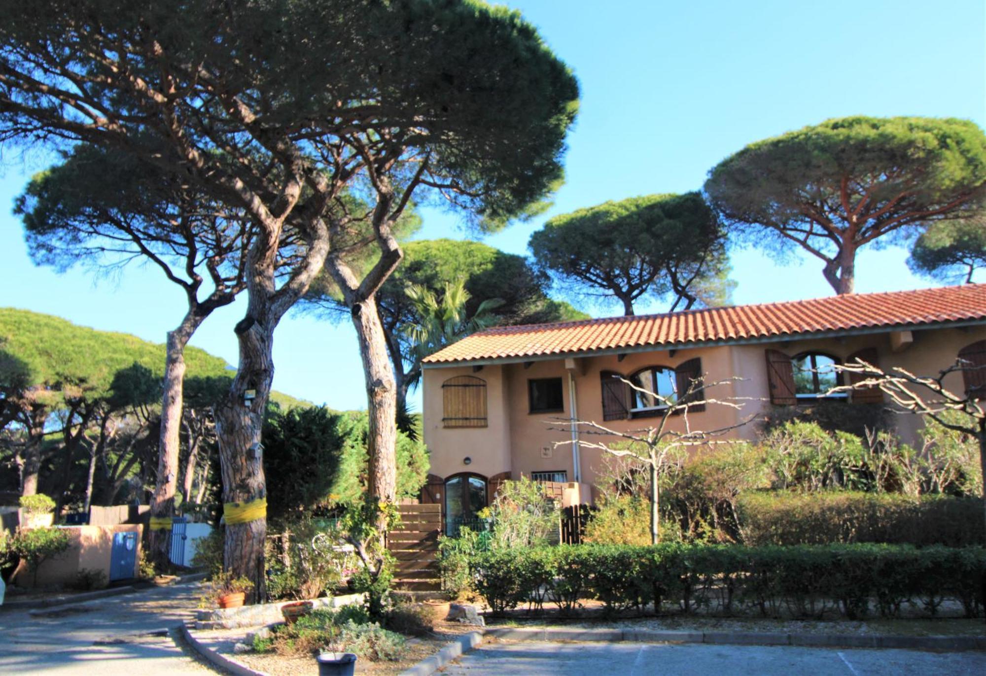 Appartamento Triplex Le Port d'Hyères-400m-CLIM/WIFI/PARKING Esterno foto